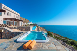 Jacuzzi-View-2-300x200 Φωτογράφιση Βίλας για λογαριασμό της Engel & Völkers Rhodes Νέα 