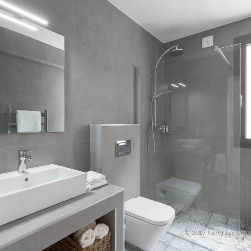 Bathroom-500x500 Villa Oceanos - Kathisma Bay, Lefkada -  Φωτογράφιση Χάρης Ζαμπετούλας 
