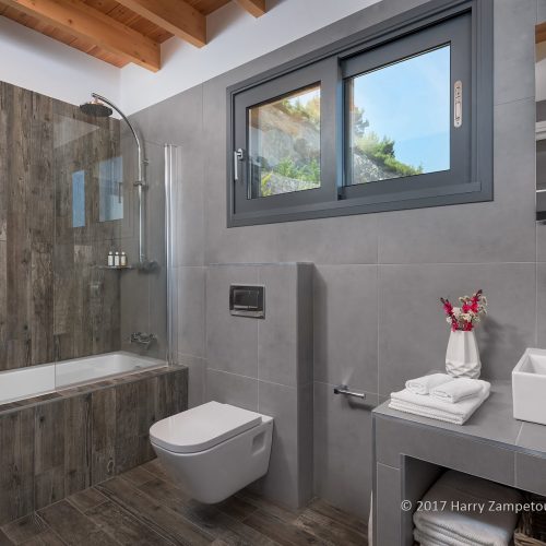 Bedroom-1-Bathroom-500x500 Villa Oceanos - Kathisma Bay, Lefkada -  Φωτογράφιση Χάρης Ζαμπετούλας 