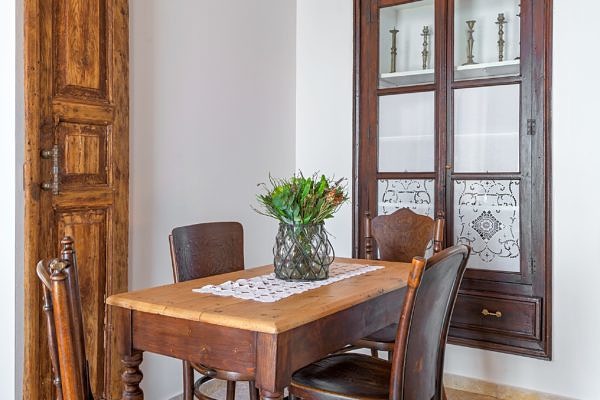 Dinning-Table-600x400 Demo-1 