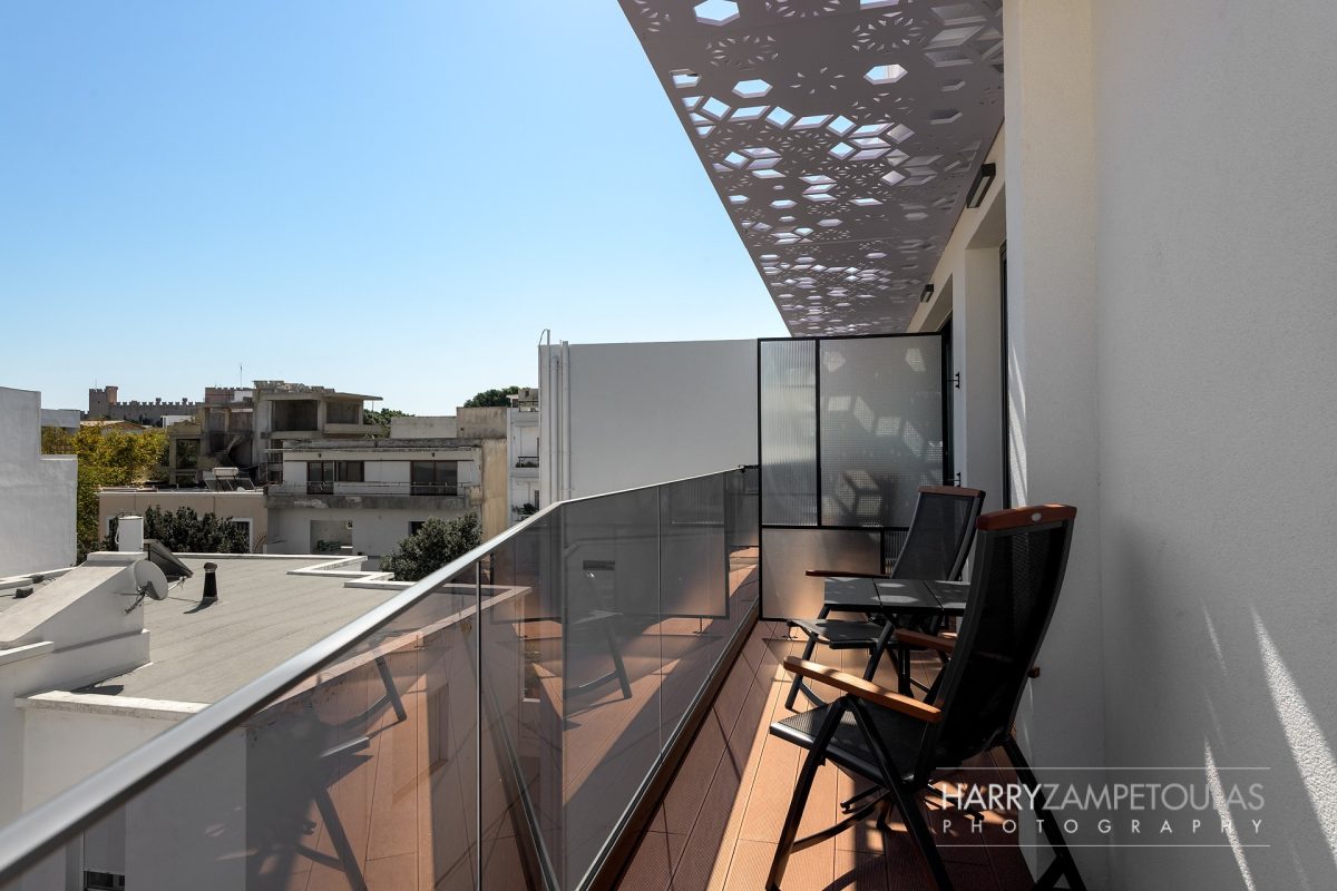 Fire-Balcony-1-1200x800 Essence Suites - Φωτογράφιση Ξενοδοχείων Χάρης Ζαμπετούλας 