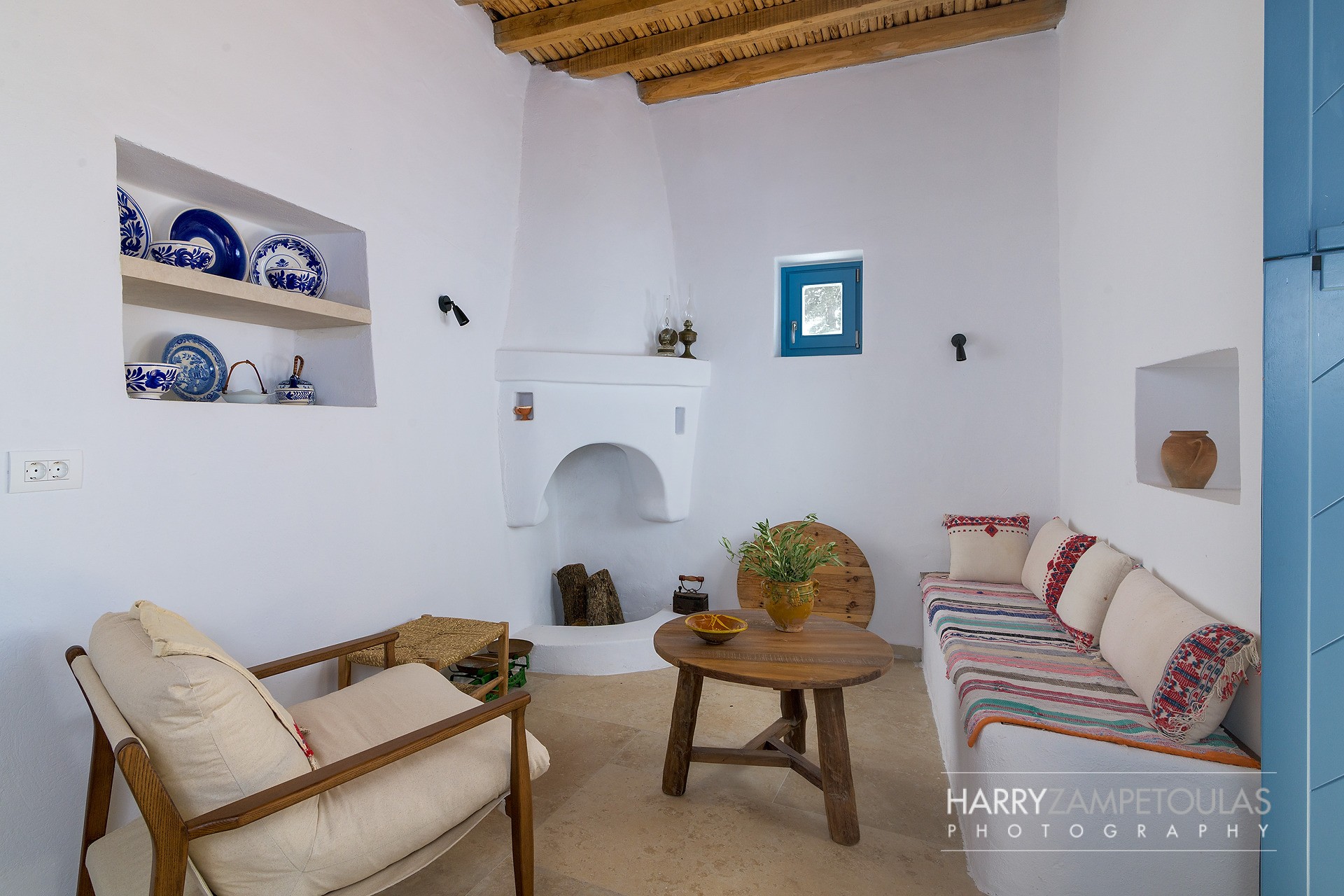 Livingroom-1_Web_Res Whitehouse 1871, Traditional House in Lachania 